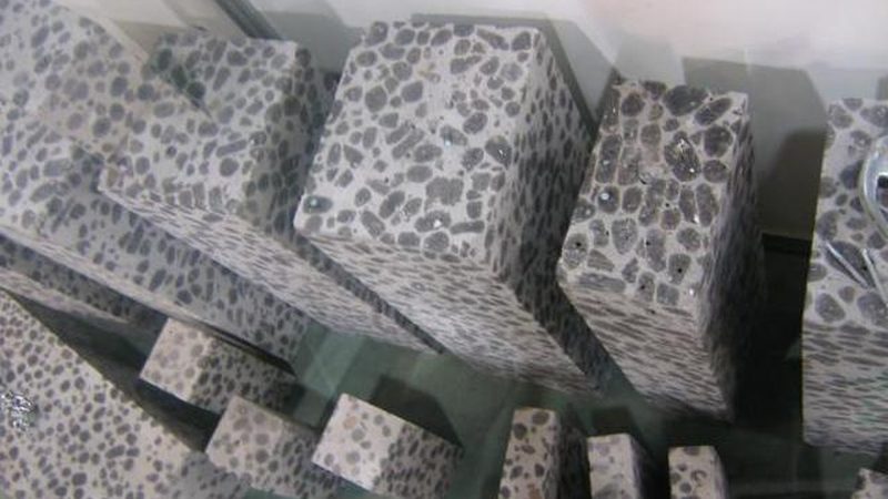 外墙防水包工包料，每平米报价如何确定？**